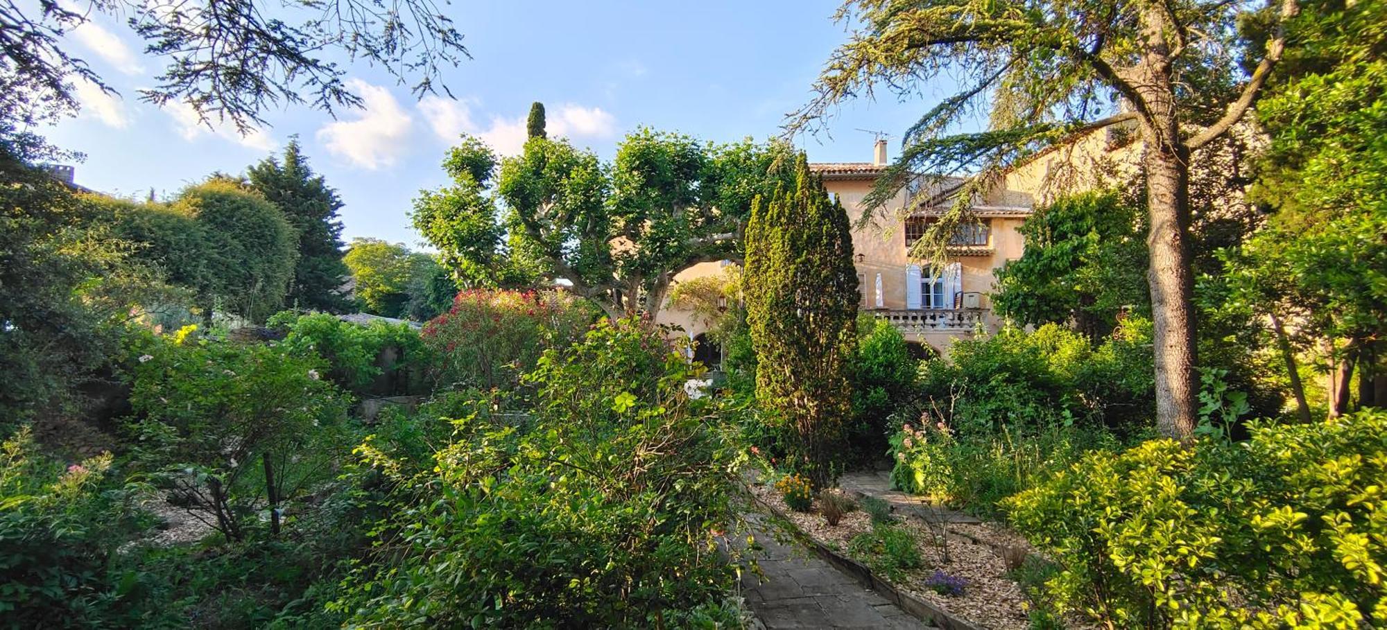 Bed and breakfast Rue Du Chateau A Cabrieres D'Avignon Extérieur photo