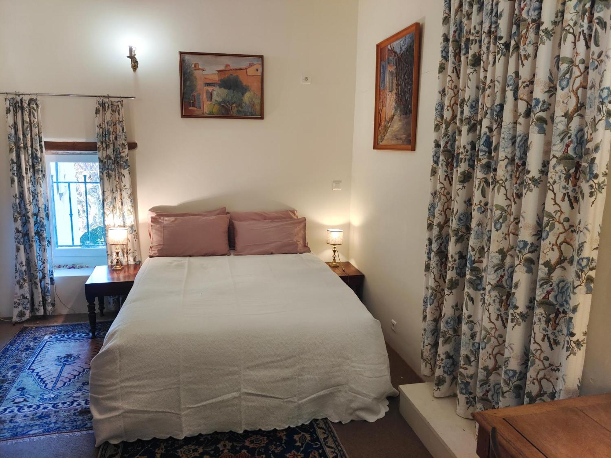 Bed and breakfast Rue Du Chateau A Cabrieres D'Avignon Extérieur photo