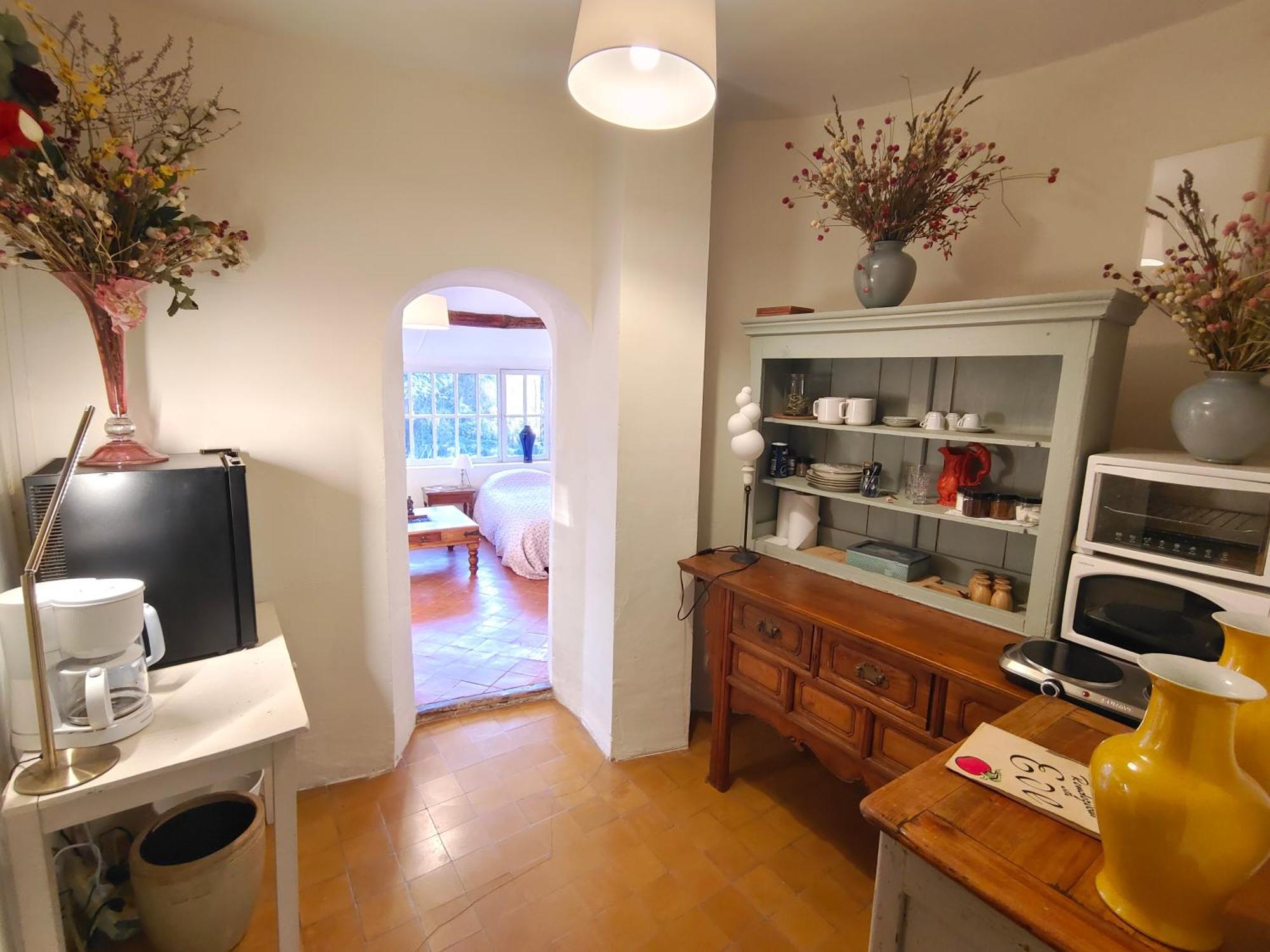Bed and breakfast Rue Du Chateau A Cabrieres D'Avignon Extérieur photo